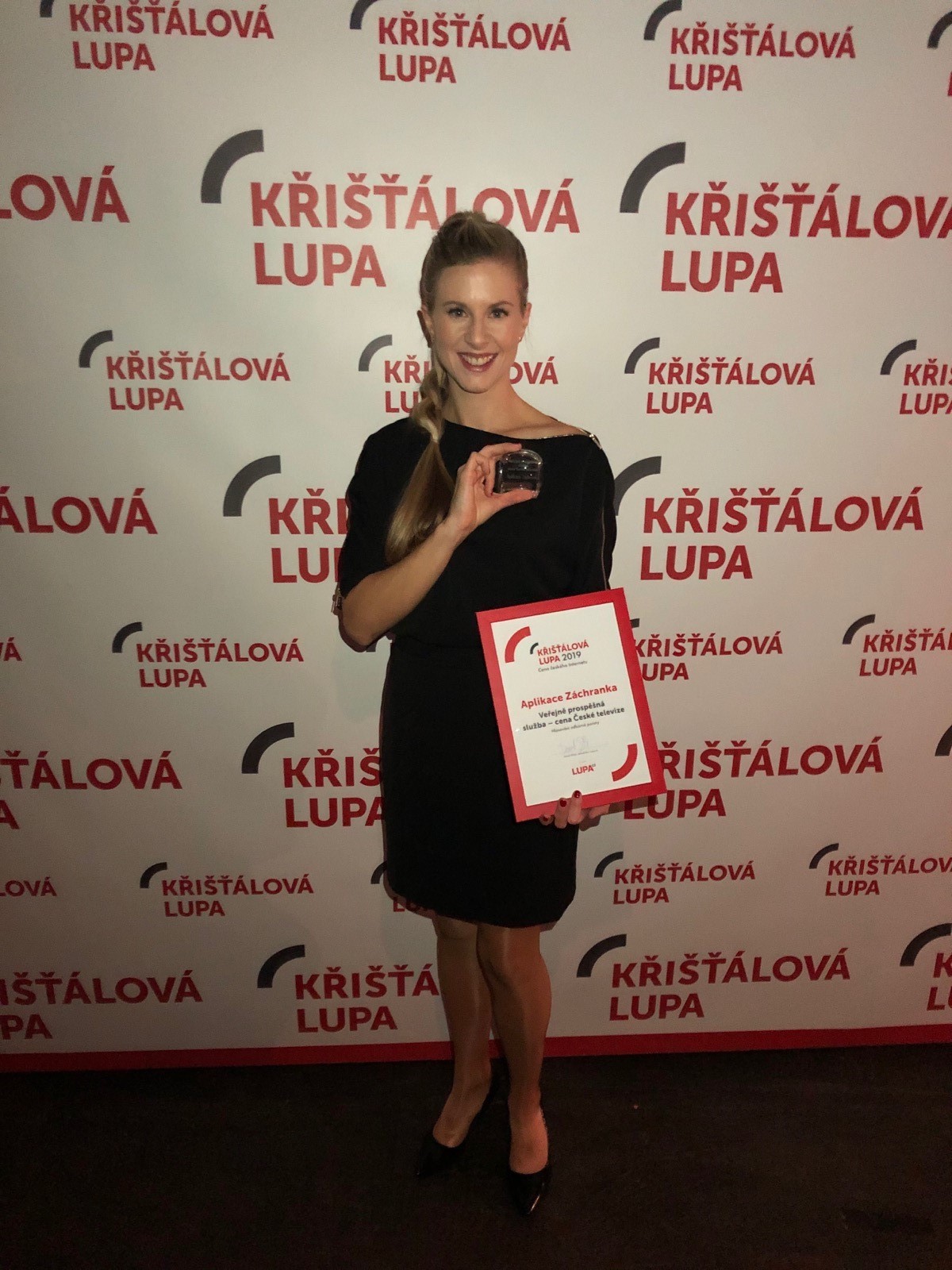 Jana Poštová převzala Křišťálovou lupu pro aplikaci Záchranka